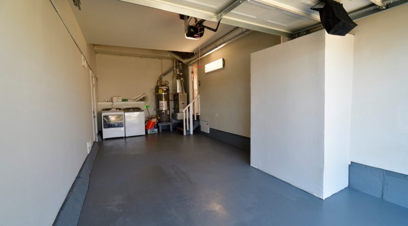 216 Mariposa Ave - For Lease_92 - Garage